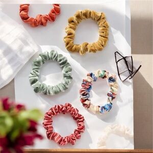 Anthropology Assorted Hair Ties. Set of 6. Teal